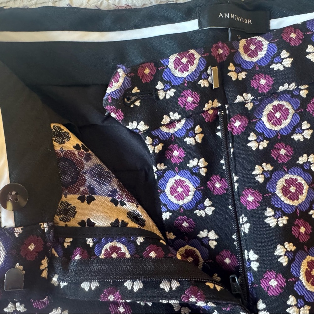 Ann Taylor Navy Cropped Printed Ankle Pants - Picture 7 of 8